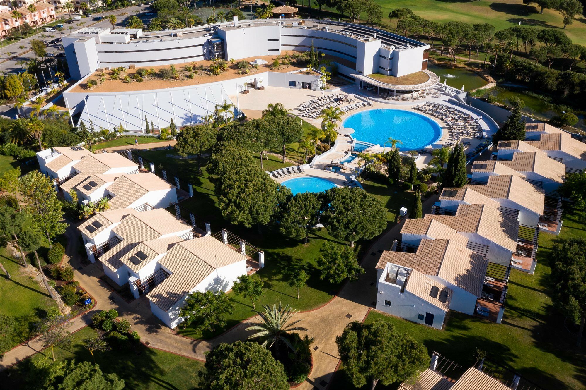 Pestana Vila Sol - Vilamoura Premium Golf Resort Dış mekan fotoğraf Aerial view of the resort