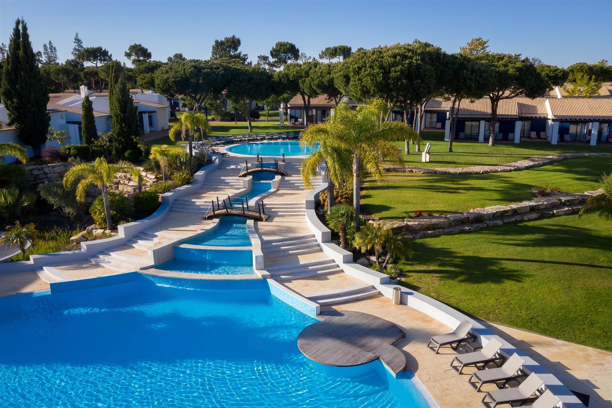 Pestana Vila Sol - Vilamoura Premium Golf Resort Dış mekan fotoğraf The resort's swimming pool