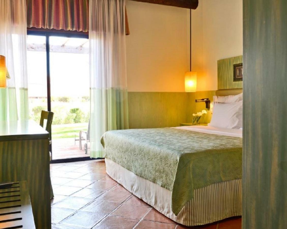 Pestana Vila Sol - Vilamoura Premium Golf Resort Dış mekan fotoğraf A room at the hotel