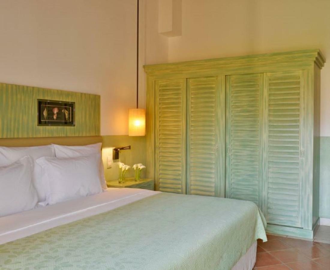 Pestana Vila Sol - Vilamoura Premium Golf Resort Dış mekan fotoğraf A bedroom at the hotel