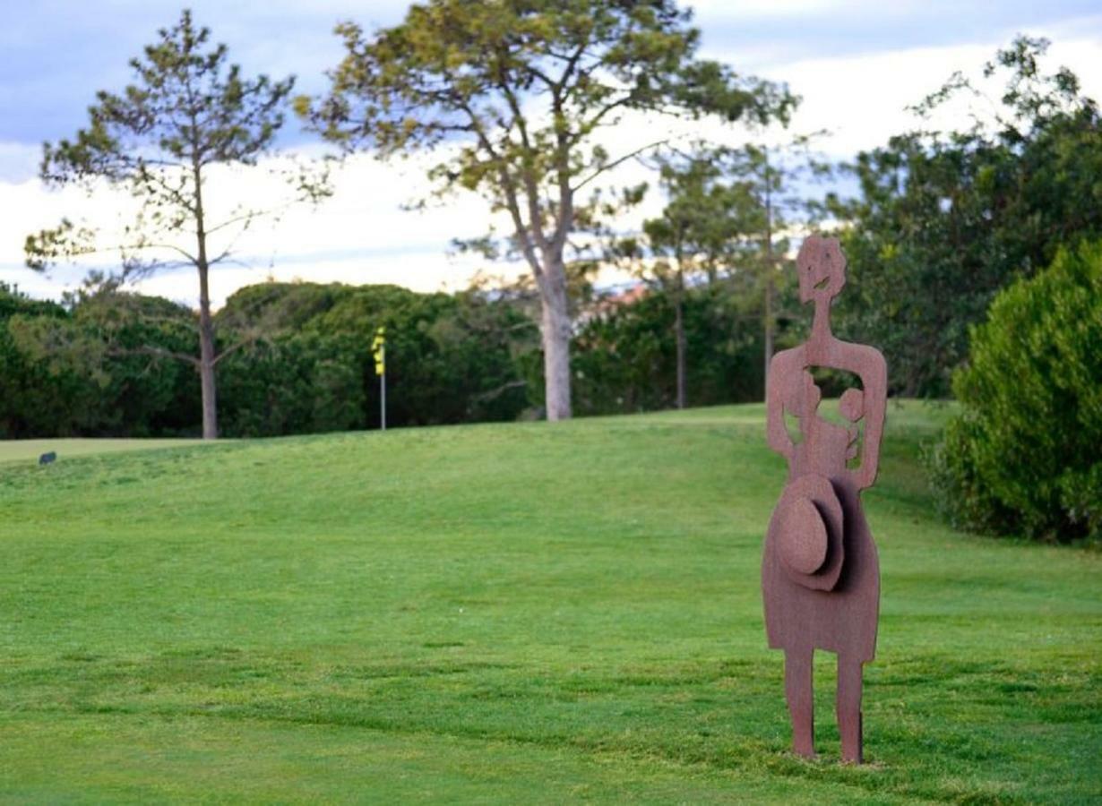 Pestana Vila Sol - Vilamoura Premium Golf Resort Dış mekan fotoğraf Sculpture in the grounds of the University of Queensland, St Lucia campus
